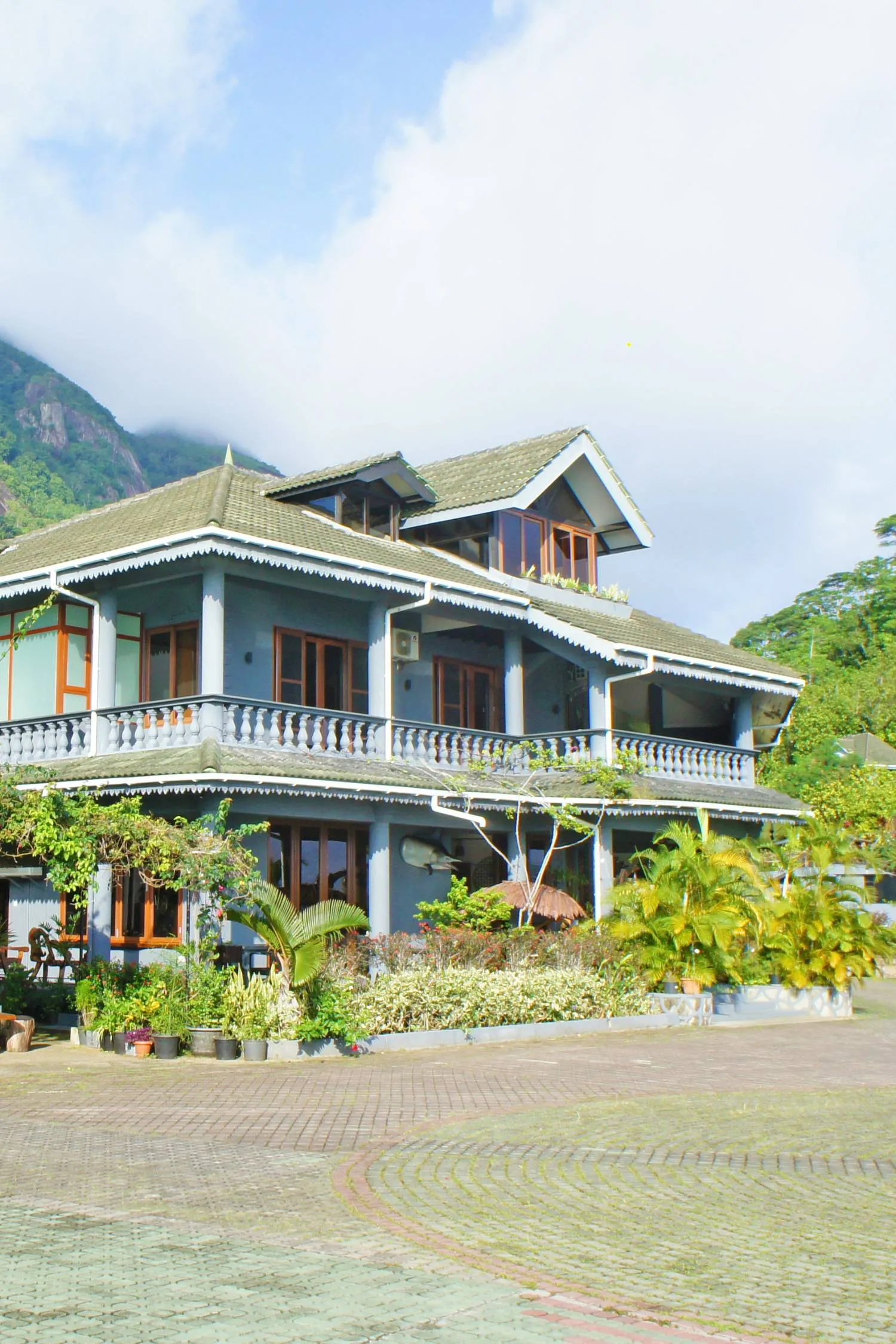 SCHÖNES UND EINZIGARTIGES GÄSTEHAUS